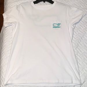 Vineyard Vines white logo tee